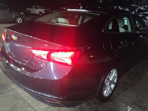 Used 2022 Chevrolet Malibu LT w/ Leather Package image 4