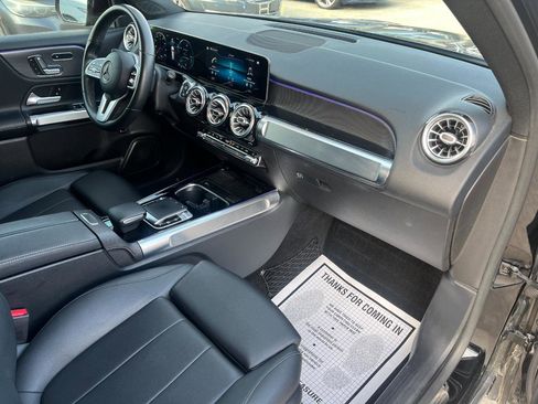 Used 2020 Mercedes-Benz GLB 250 GLB 250 4MATIC w/ Premium Package image 18