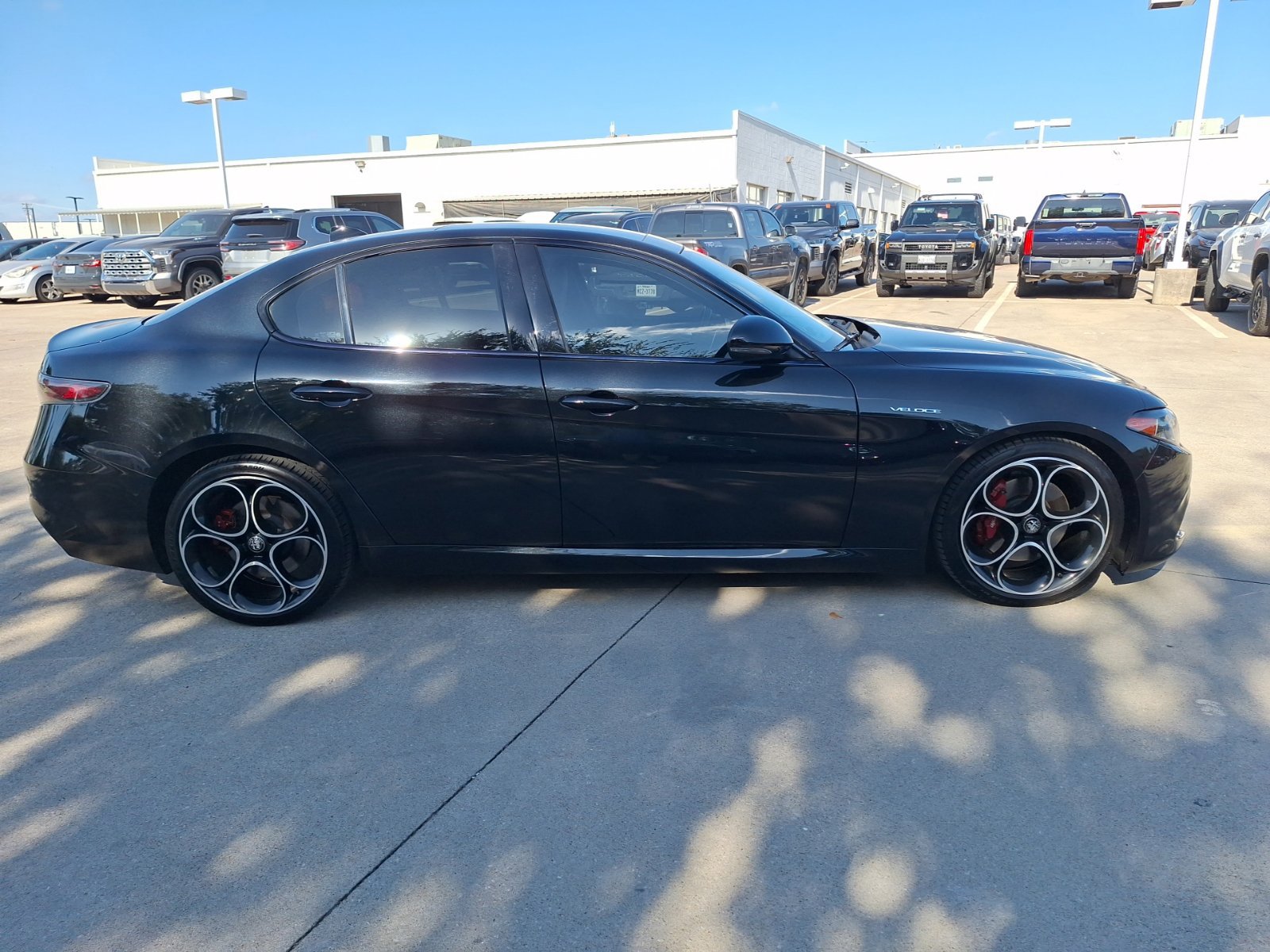 Used 2024 Alfa Romeo Giulia Veloce RWD image 7