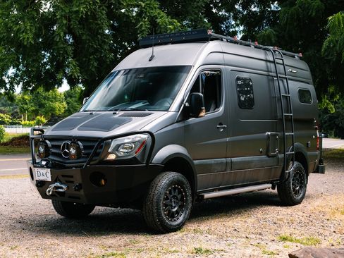 Used 2018 Mercedes-Benz Sprinter 2500 image 3