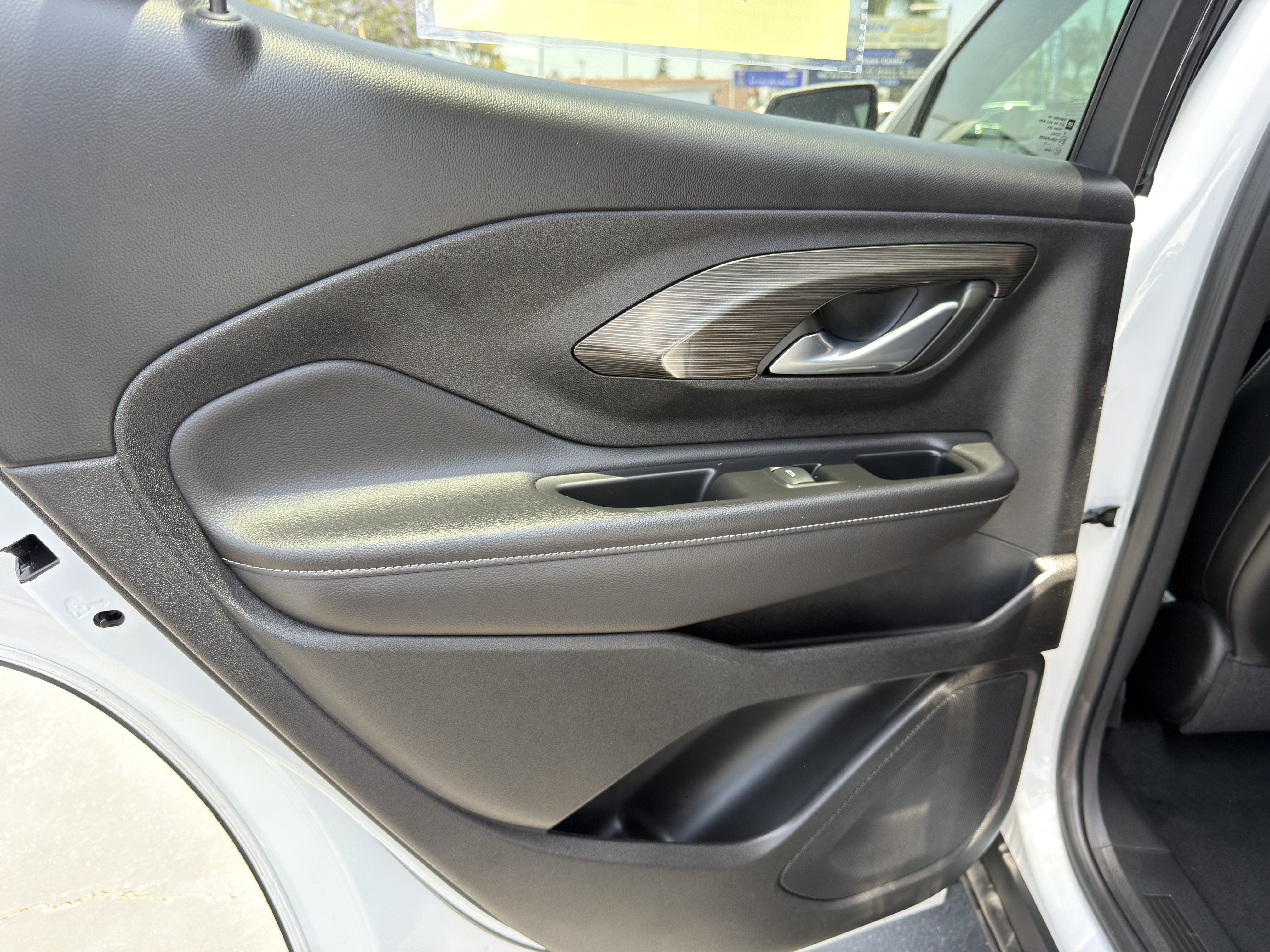 Used 2023 GMC Terrain SLT FWD image 17