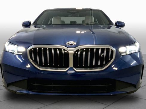 Used 2024 BMW i5 eDrive40i w/ Premium Package RWD image 3