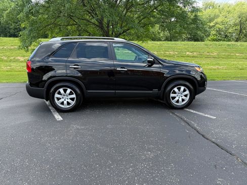 Used 2012 Kia Sorento LX w/ Convenience Pkg AWD/4WD image 2