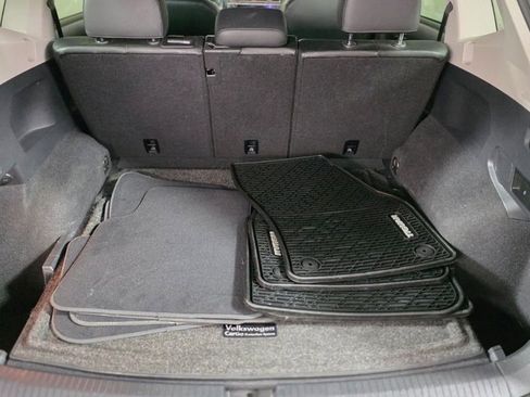 Used 2019 Volkswagen Tiguan SE w/ Panoramic Sunroof Package image 6