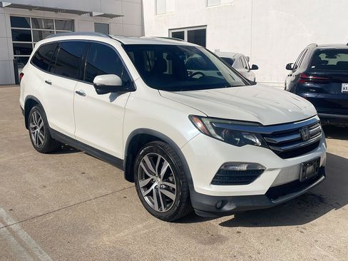Used 2016 Honda Pilot Touring image 5