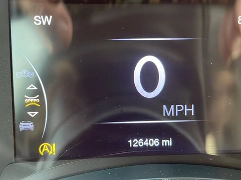 Used 2021 Jeep Grand Cherokee Laredo AWD/4WD image 10