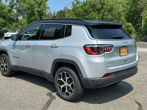 Certified 2024 Jeep Compass Limited w/ Sun and Sound Group AWD/4WD image 6