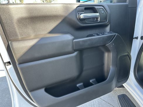 Used 2025 Chevrolet Silverado 2500 Custom w/ Custom Value Package image 15