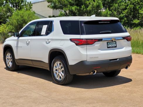 Used 2023 Chevrolet Traverse LS image 6