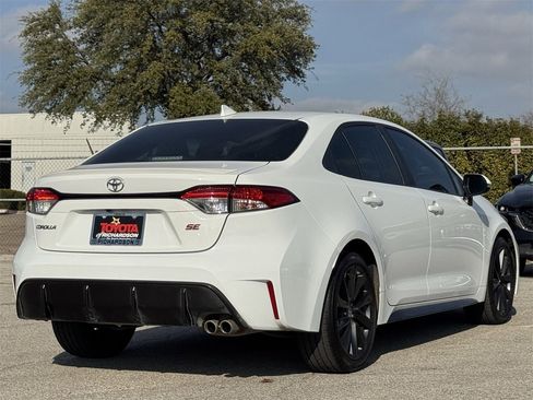 Used 2024 Toyota Corolla SE image 4