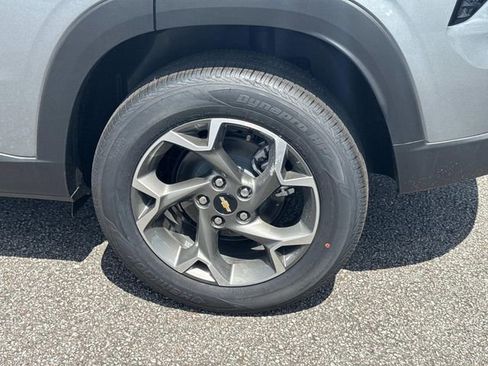 New 2025 Chevrolet Trax LT w/ Driver Confidence Package image 11