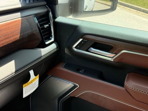 New 2026 GMC Sierra 3500 Denali Ultimate AWD/4WD image 32
