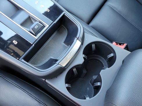 Used 2024 Porsche Macan image 23