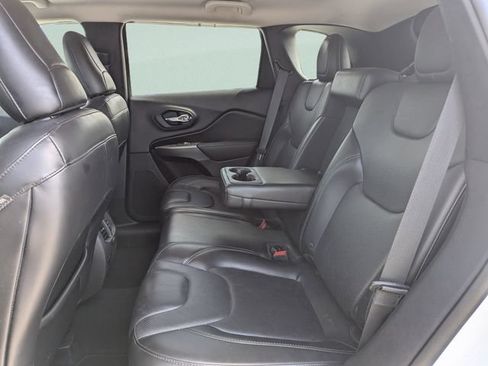 Used 2019 Jeep Cherokee Limited w/ Technology Group FWD image 24