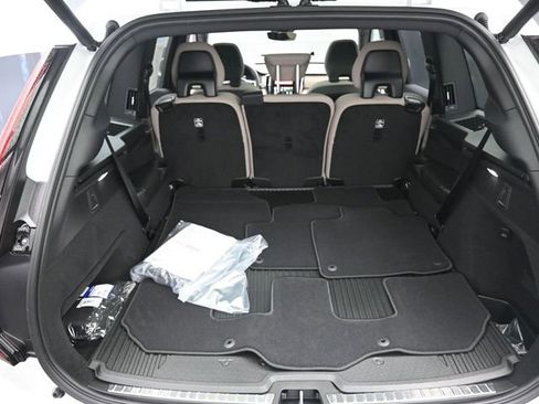 New 2026 Volvo XC90 T8 Plus w/ Protection Package Premier AWD/4WD image 24