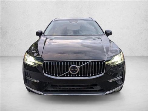 Used 2022 Volvo XC60 B5 Inscription w/ Advanced Package FWD image 2