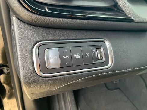 Used 2025 Buick Enclave Sport Touring image 18