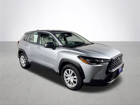 Used 2022 Toyota Corolla Cross L image 4