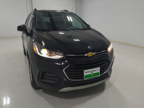 Used 2022 Chevrolet Trax LT w/ LT Convenience Package AWD/4WD image 14