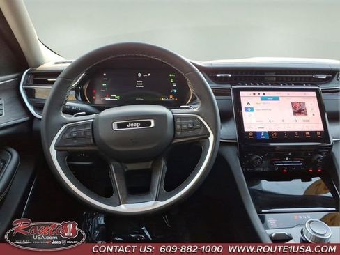 Used 2022 Jeep Grand Cherokee Limited 4xe image 16