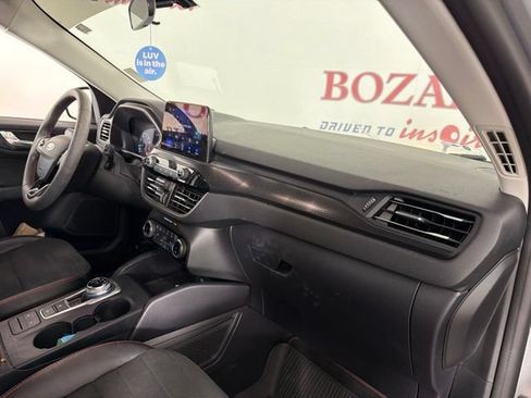 Certified 2022 Ford Escape SEL w/ SEL Stealth AWD Package image 17