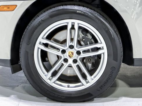 Used 2023 Porsche Macan AWD/4WD image 13