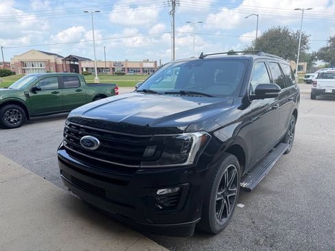 Used 2020 Ford Expedition Limited w/ Equipment Group 303A AWD/4WD image 2
