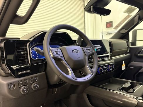 New 2026 Chevrolet Silverado 2500 ZR2 AWD/4WD image 2
