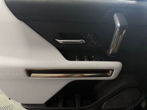 Used 2025 GMC Hummer EV 2X image 28