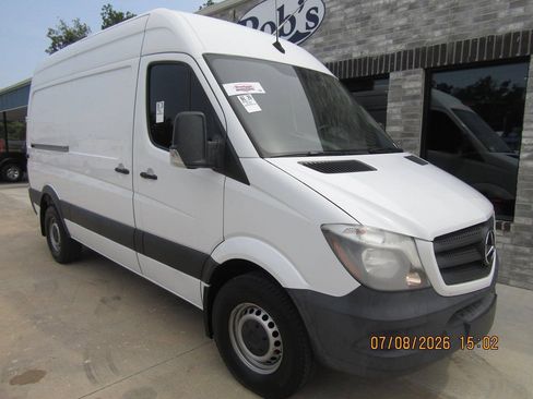 Used 2018 Mercedes-Benz Sprinter 2500 image 2
