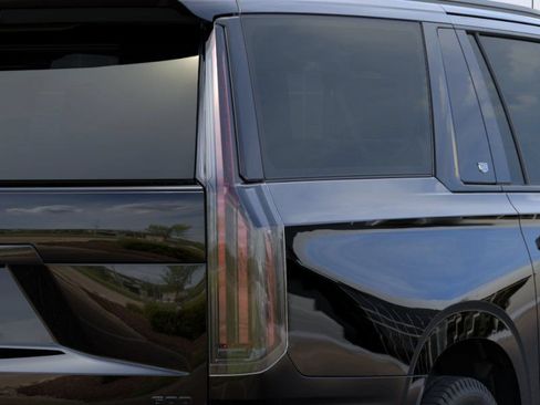 New 2026 Cadillac Escalade ESV Platinum Sport w/ LPO, ONYX Package AWD/4WD image 11