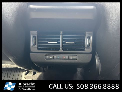 Used 2023 Land Rover Range Rover Evoque R-Dynamic SE image 25