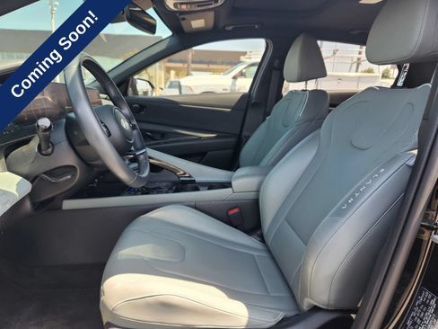 Used 2024 Hyundai Elantra Limited FWD image 11