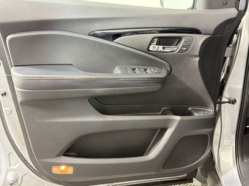 Used 2016 Honda Pilot Elite image 19