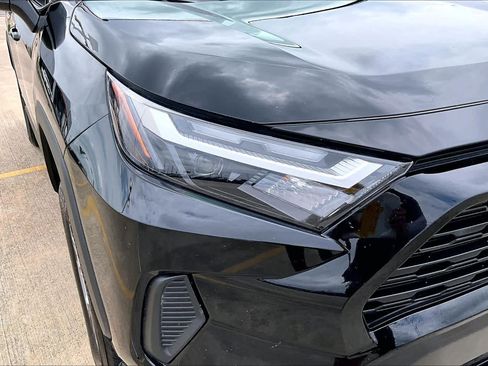 Certified 2024 Toyota RAV4 LE AWD/4WD image 27