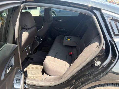 Used 2018 Chevrolet Malibu LT FWD image 5