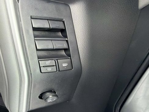Used 2023 Toyota Highlander XLE FWD image 8