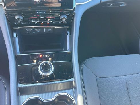 New 2025 Jeep Grand Cherokee Laredo X image 18