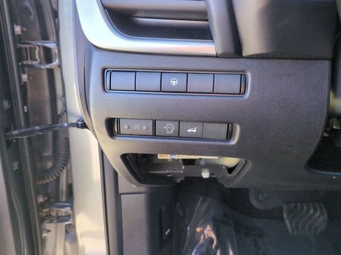 Certified 2024 Nissan Rogue SV image 17