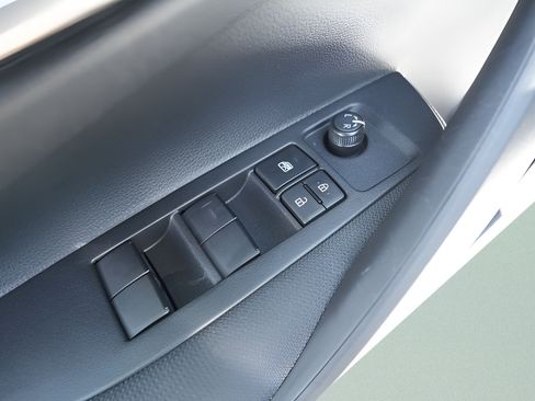 Used 2026 Toyota Corolla SE w/ SE Premium Package FWD image 20
