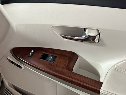 Used 2009 Toyota Venza image 32