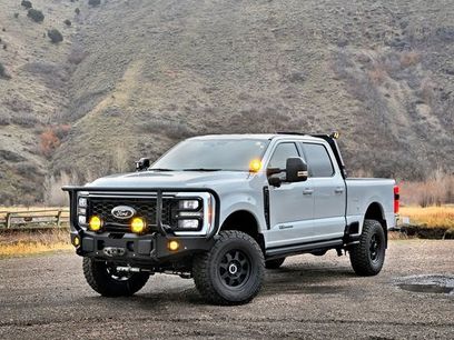 New 2026 Ford F350 Lariat w/ Black Appearance Package
