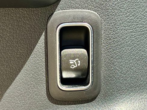Certified 2023 Mercedes-Benz GLB 250 4MATIC image 30