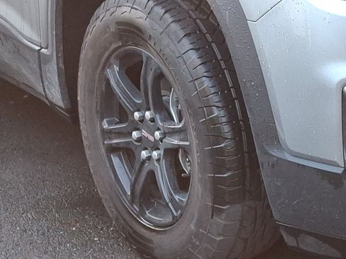 Used 2023 GMC Acadia AT4 AWD/4WD image 6