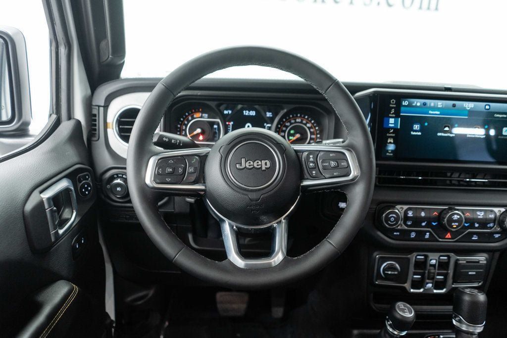 Used 2026 Jeep Wrangler Unlimited Sahara AWD/4WD image 16
