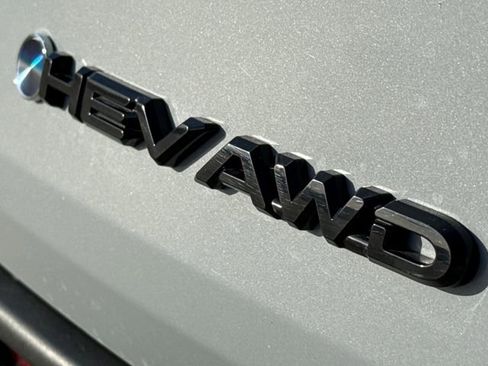 Used 2025 Toyota Sienna XLE Woodland Edition image 11