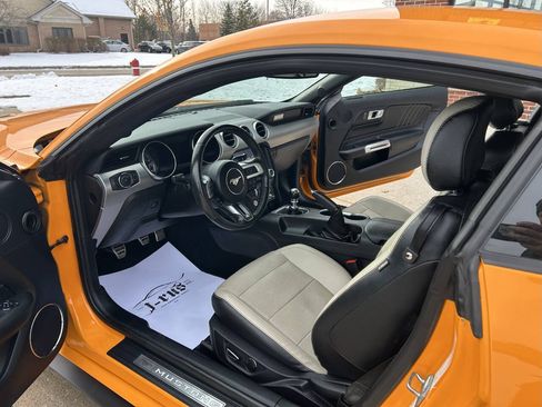 Used 2019 Ford Mustang GT Premium image 17