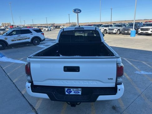 Used 2023 Toyota Tacoma TRD Off-Road w/ Technology Package image 4
