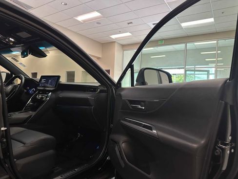 Certified 2024 Toyota Venza XLE AWD/4WD image 28