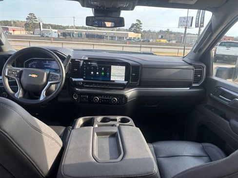 Used 2024 Chevrolet Silverado 2500 LTZ image 16